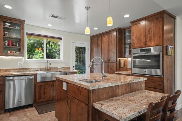 12628 Hillside Dr, Sutter Creek, CA 95685