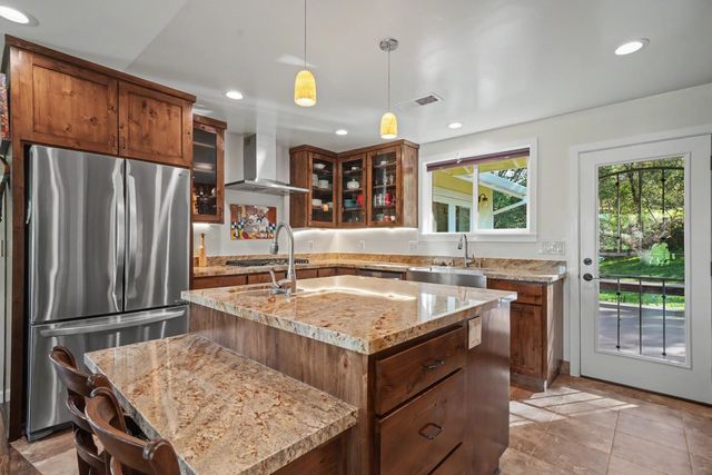 12628 Hillside Dr, Sutter Creek, CA 95685