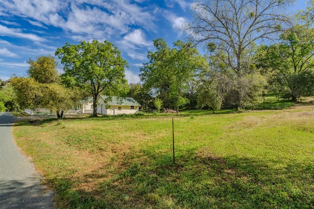 12628 Hillside Dr, Sutter Creek, CA 95685