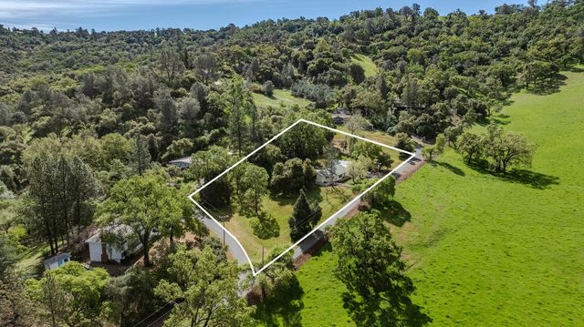 12628 Hillside Dr, Sutter Creek, CA 95685