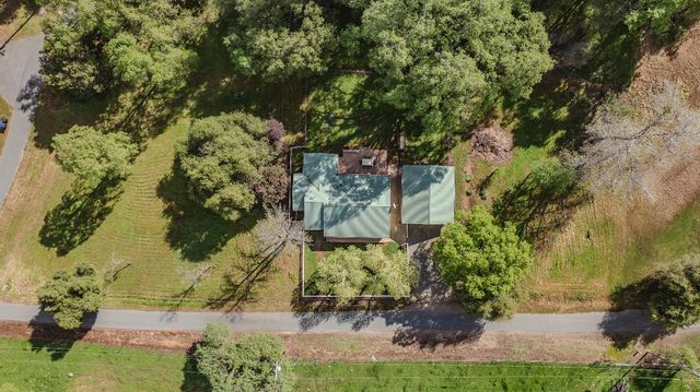 12628 Hillside Dr, Sutter Creek, CA 95685