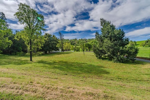 12628 Hillside Dr, Sutter Creek, CA 95685