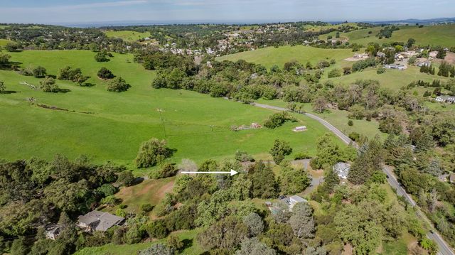 12628 Hillside Dr, Sutter Creek, CA 95685