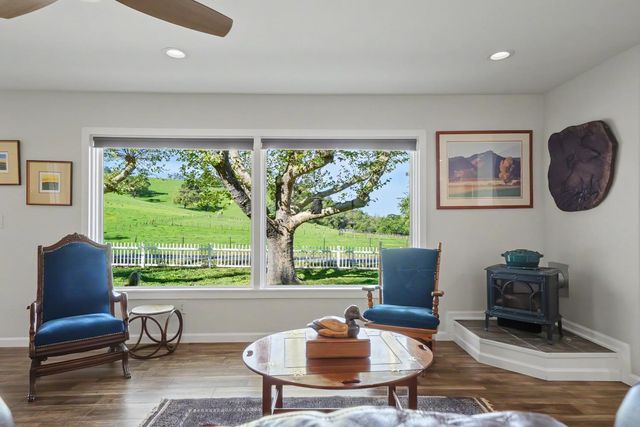 12628 Hillside Dr, Sutter Creek, CA 95685