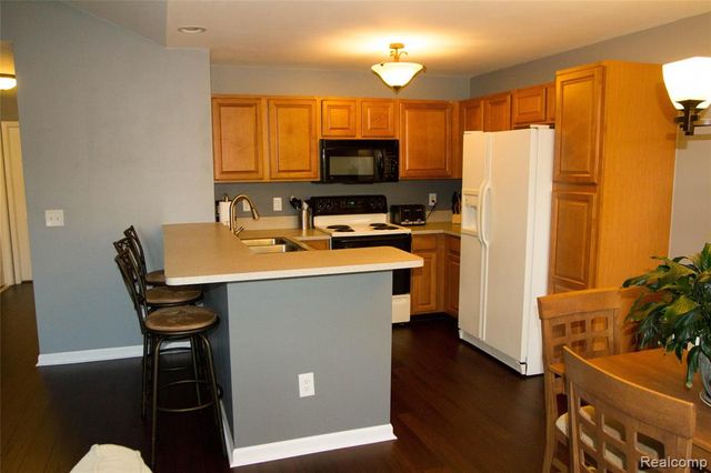 13367 Forest Ridge Boulevard 7, Sterling Heights, MI 48313