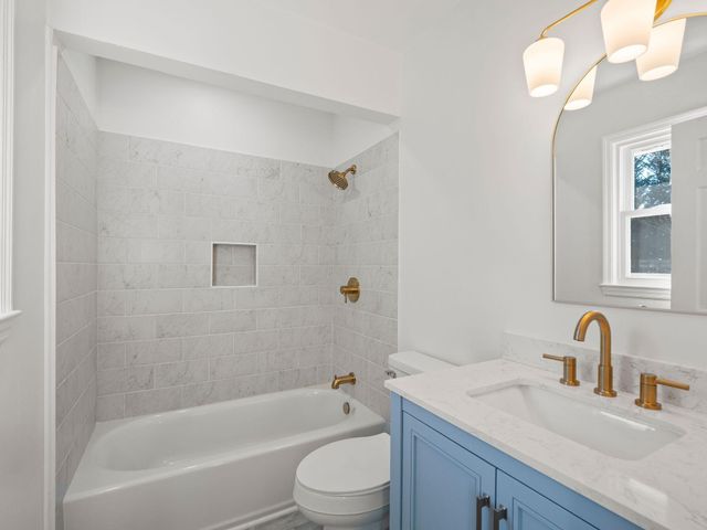 2974 Penn Forest BLVD, Roanoke, VA 24018