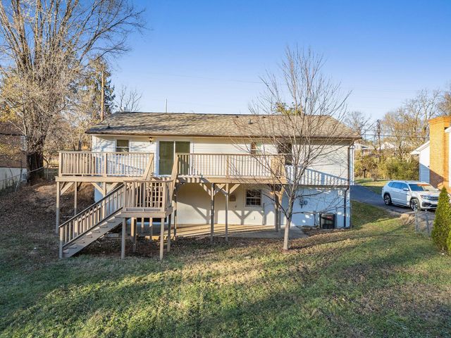 2974 Penn Forest BLVD, Roanoke, VA 24018