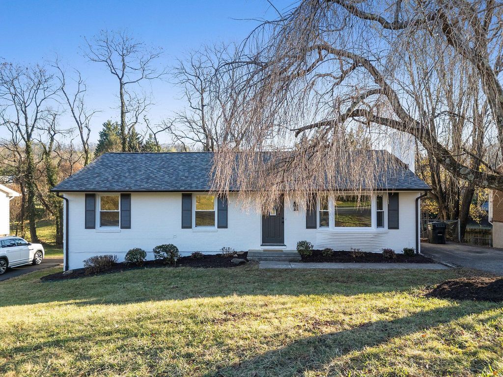 2974 Penn Forest BLVD, Roanoke, VA 24018