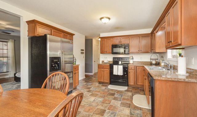 2660 Arthurs Ct, Clarksville, TN 37040