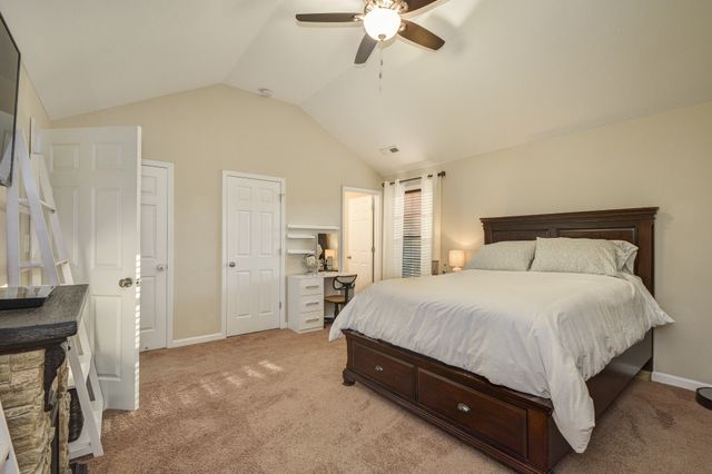 2660 Arthurs Ct, Clarksville, TN 37040