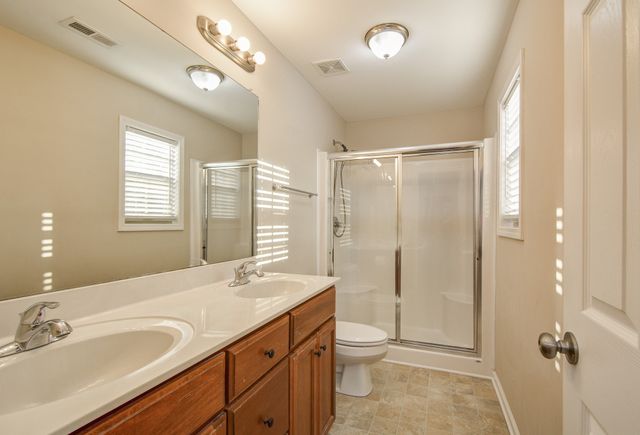 2660 Arthurs Ct, Clarksville, TN 37040