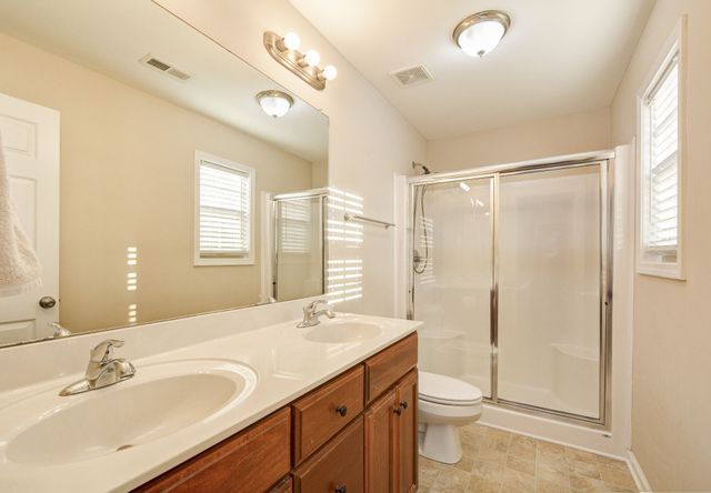 2660 Arthurs Ct, Clarksville, TN 37040