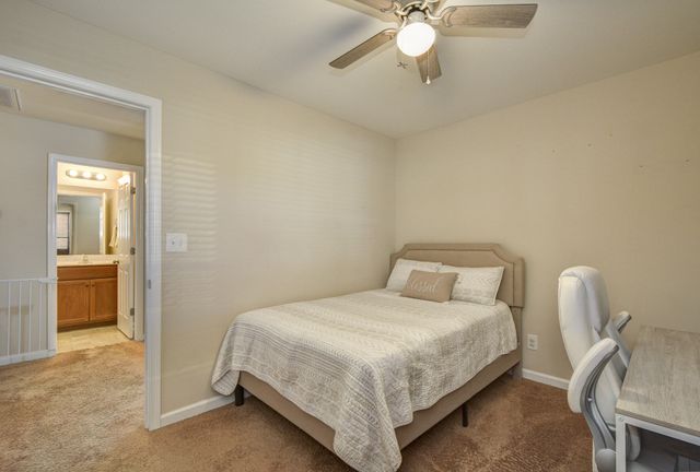 2660 Arthurs Ct, Clarksville, TN 37040