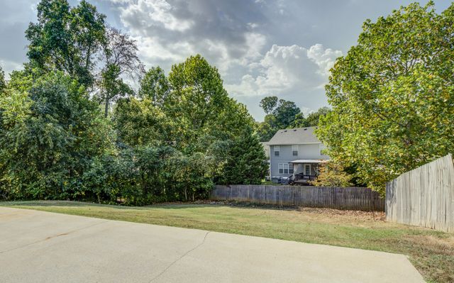 2660 Arthurs Ct, Clarksville, TN 37040