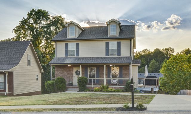 2660 Arthurs Ct, Clarksville, TN 37040