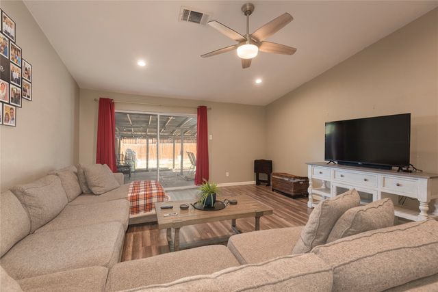 2211 Yewpon Drive, Carrollton, TX 75007