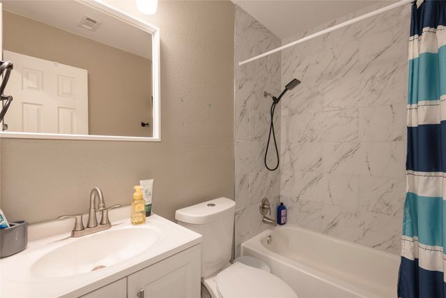 2211 Yewpon Drive, Carrollton, TX 75007