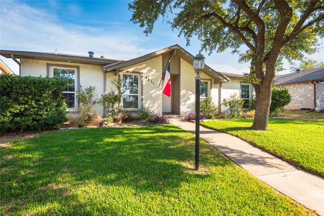 2211 Yewpon Drive, Carrollton, TX 75007