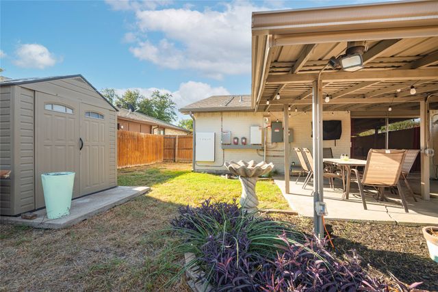 2211 Yewpon Drive, Carrollton, TX 75007