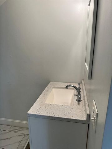 24 Ferry St 3, Everett, MA 02149