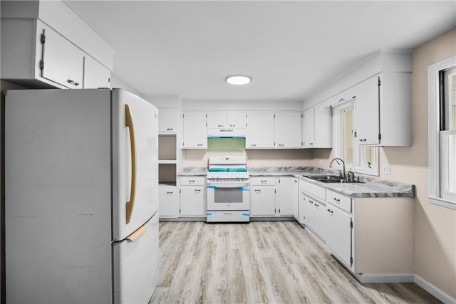 4 Shepard Lane, Ogden, NY 14624