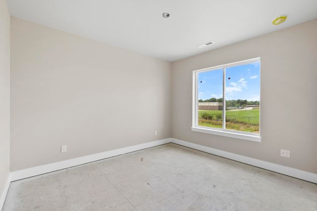 5761 Wall Street, Waterloo, IA 50701