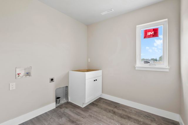5761 Wall Street, Waterloo, IA 50701