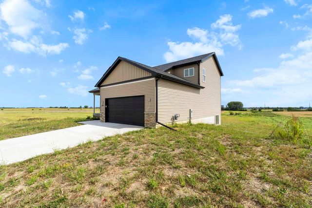 5761 Wall Street, Waterloo, IA 50701