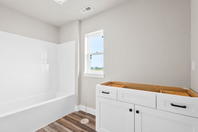 5761 Wall Street, Waterloo, IA 50701