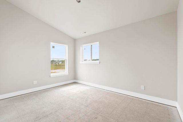 5761 Wall Street, Waterloo, IA 50701