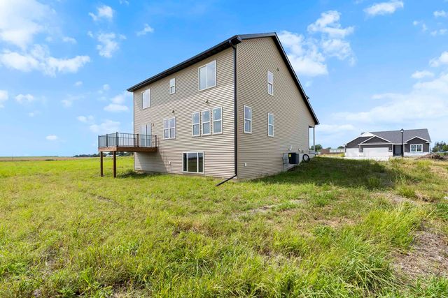 5761 Wall Street, Waterloo, IA 50701