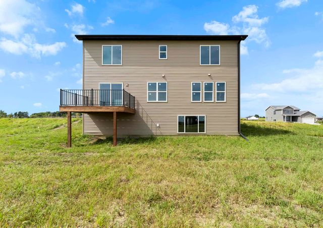 5761 Wall Street, Waterloo, IA 50701