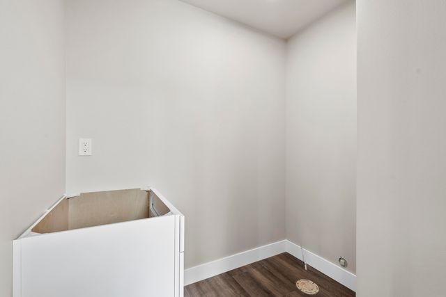 5761 Wall Street, Waterloo, IA 50701