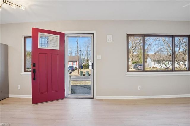 5353 Silvey DR, Norfolk, VA 23502