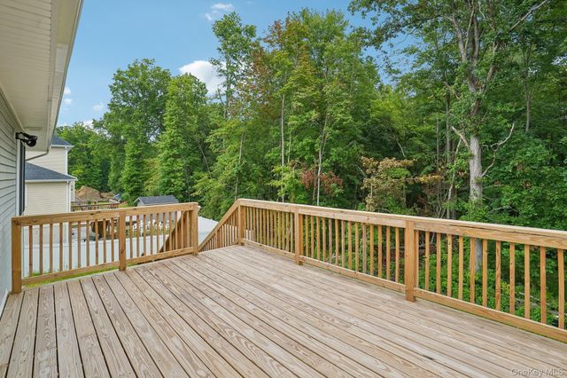 18 Rustic Drive, Rock Tavern, NY 12575