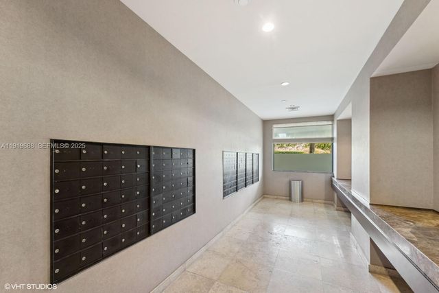 1000 W Island Boulevard 2911, Aventura, FL 33160