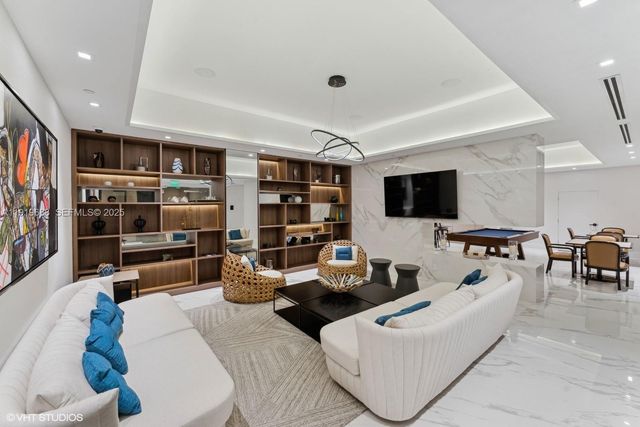 1000 W Island Boulevard 2911, Aventura, FL 33160