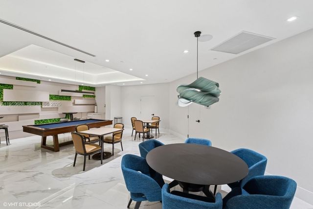 1000 W Island Boulevard 2911, Aventura, FL 33160