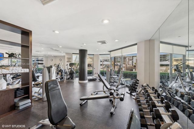1000 W Island Boulevard 2911, Aventura, FL 33160