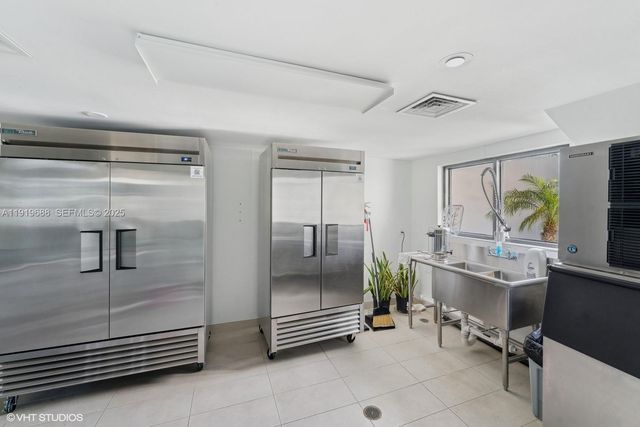 1000 W Island Boulevard 2911, Aventura, FL 33160
