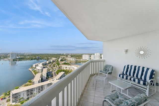 1000 W Island Boulevard 2911, Aventura, FL 33160