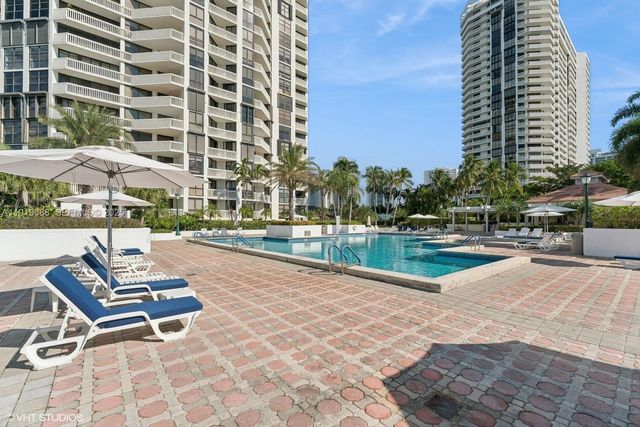 1000 W Island Boulevard 2911, Aventura, FL 33160