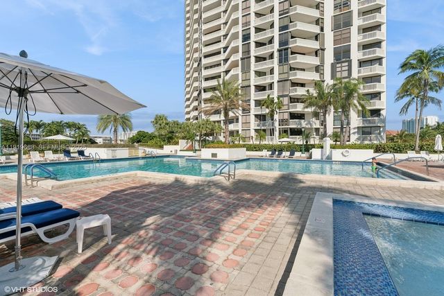 1000 W Island Boulevard 2911, Aventura, FL 33160