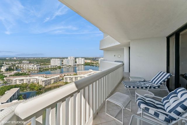 1000 W Island Boulevard 2911, Aventura, FL 33160