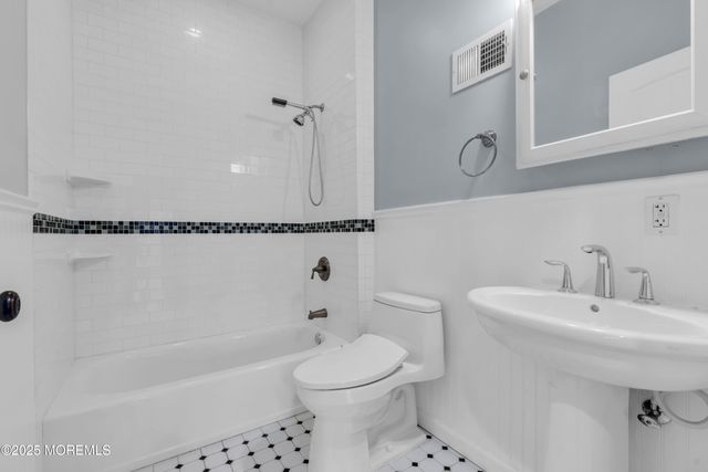 97 Navesink Avenue, Highlands, NJ 07732