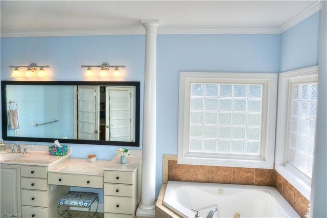 124 Will Taylor Lane, Winston-salem, NC 27107