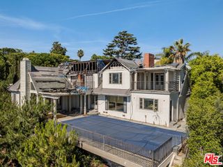 991 Bel Air Road, Los Angeles, CA 90077