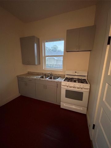 6737 Avenue E A, Houston, TX 77011