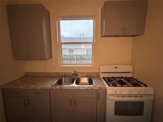 6737 Avenue E A, Houston, TX 77011