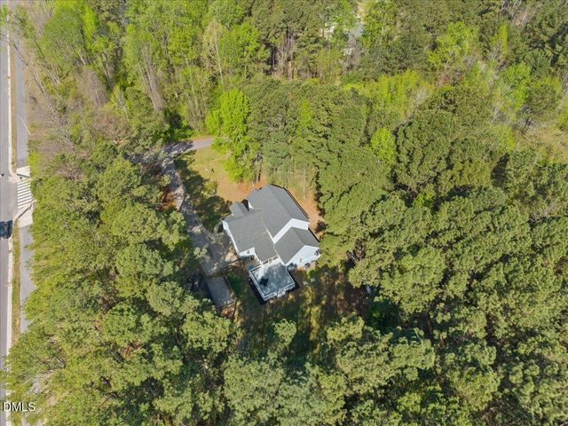 8001 Kingsdale Drive, Willow Spring, NC 27592